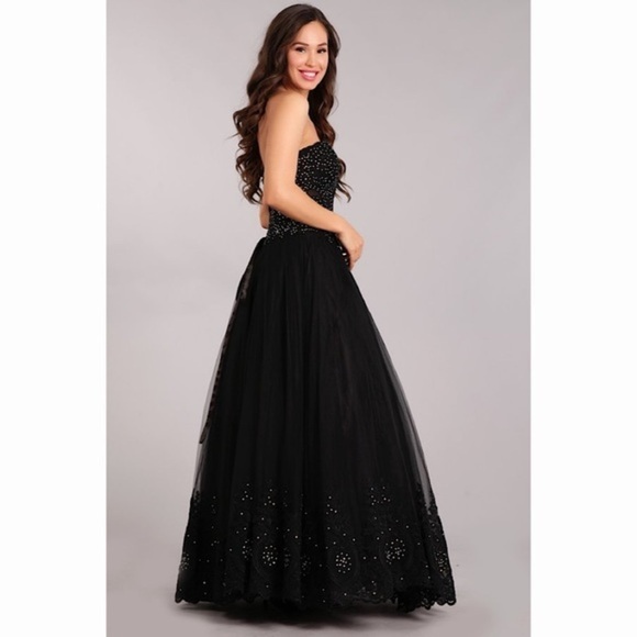 BLACK Lace Ballgown 1773 - Picture 3 of 6